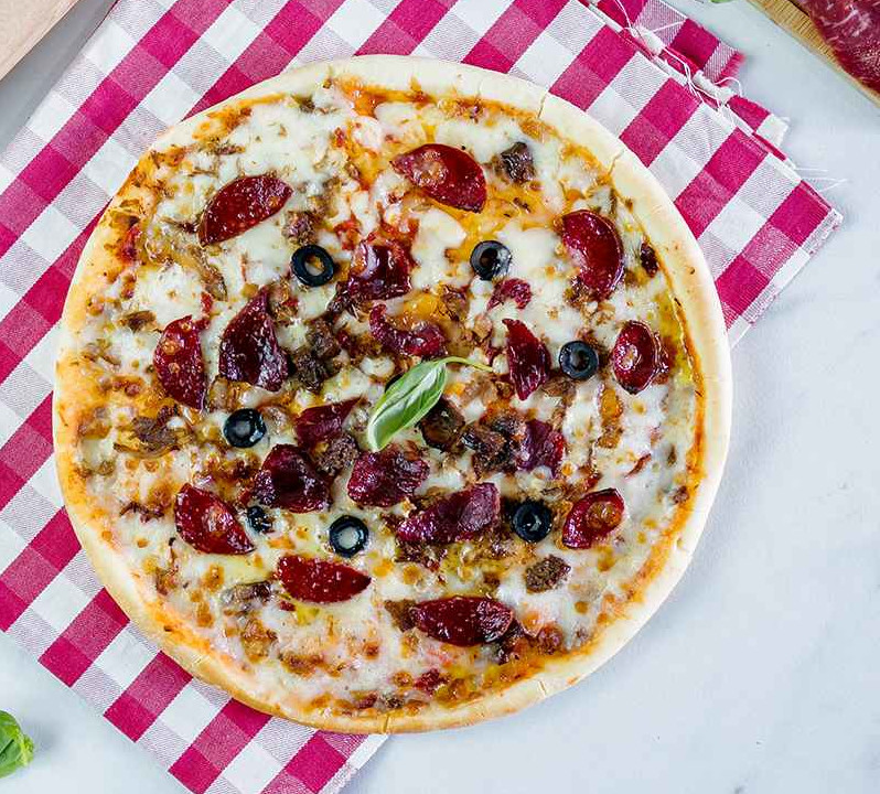 Kavurmalı Pastırmalı Pizza